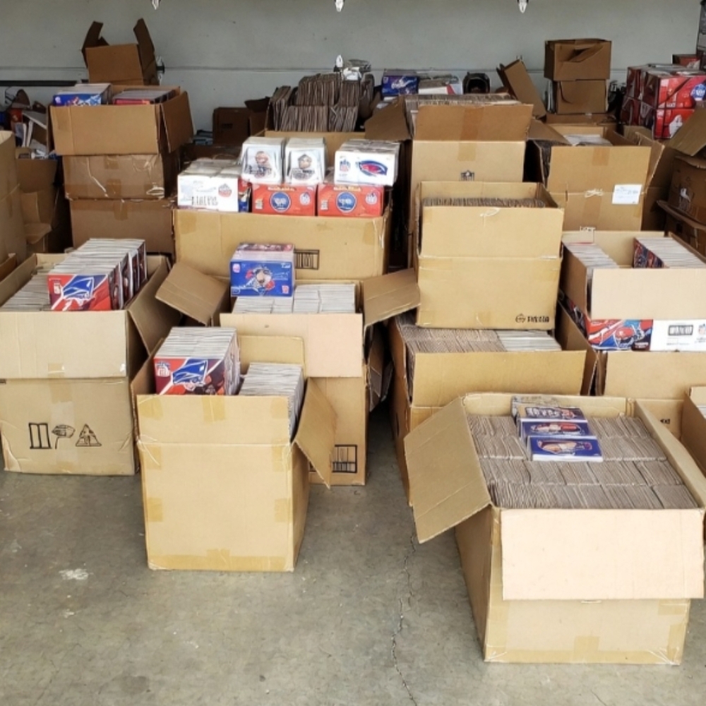 100 Football Cards Lot NFL Vintage Modern Mix Rookies Stars BONUS